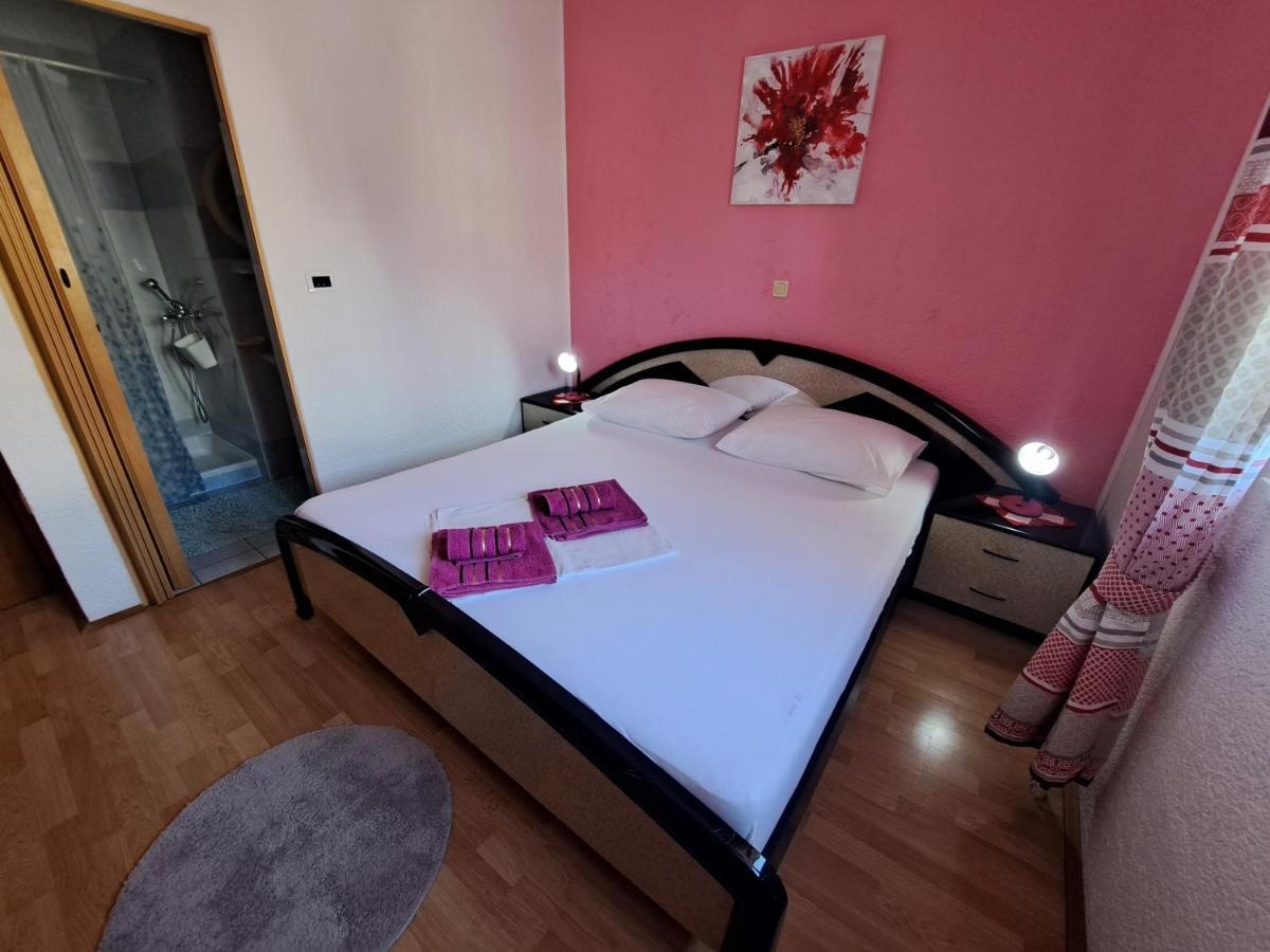 Guest House Angela Senj  Bagian luar foto