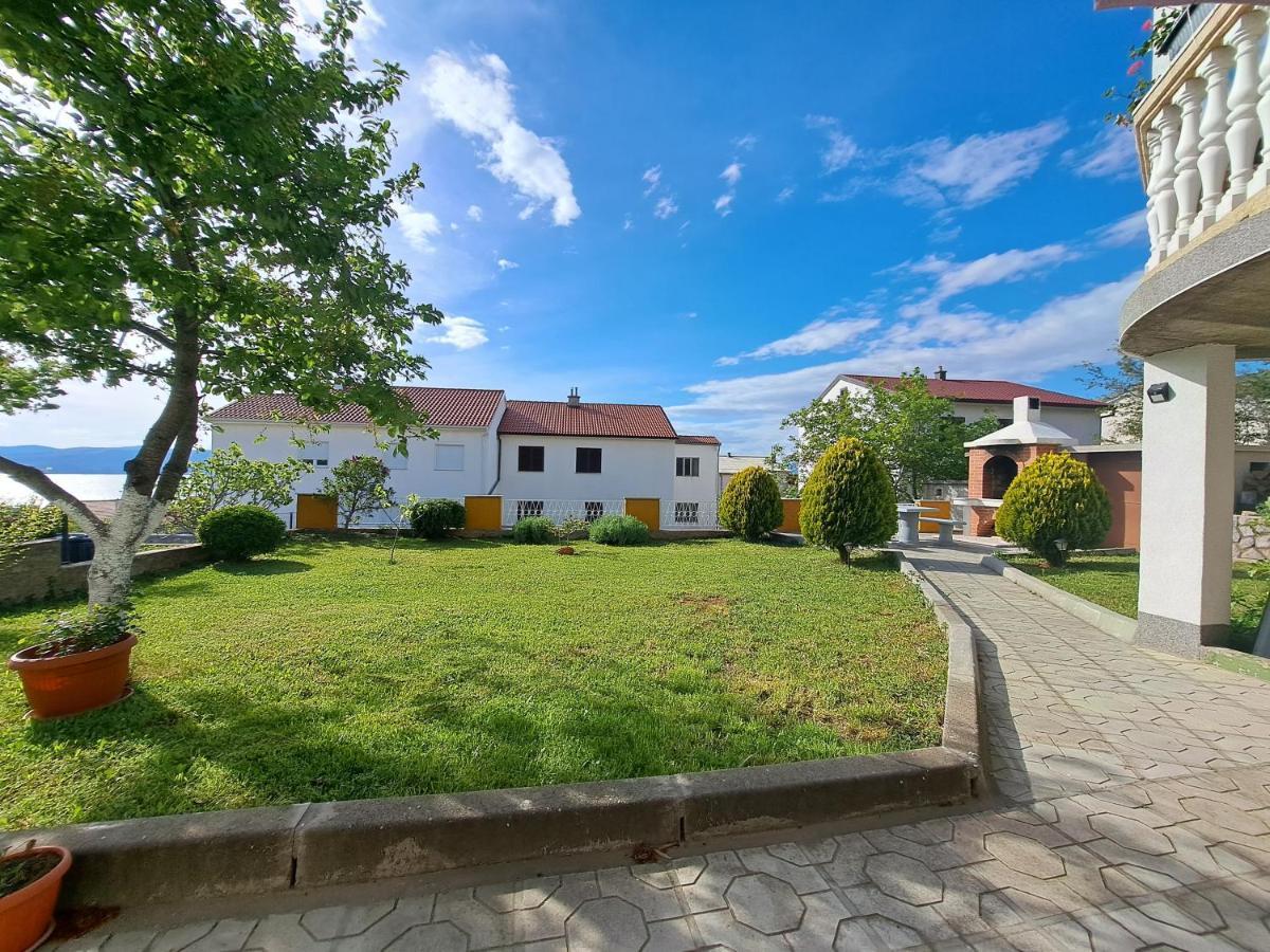 Guest House Angela Senj  Bagian luar foto