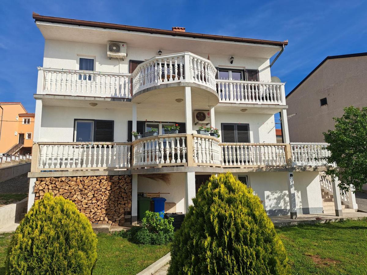 Guest House Angela Senj  Bagian luar foto