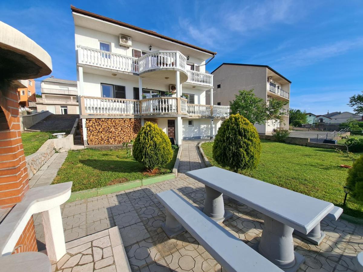 Guest House Angela Senj  Bagian luar foto