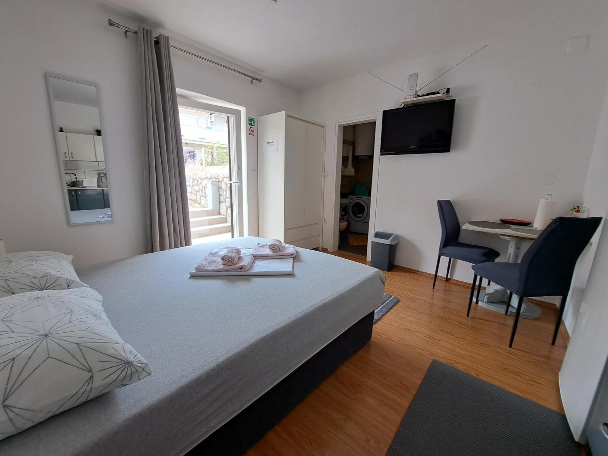 Guest House Angela Senj  Bagian luar foto